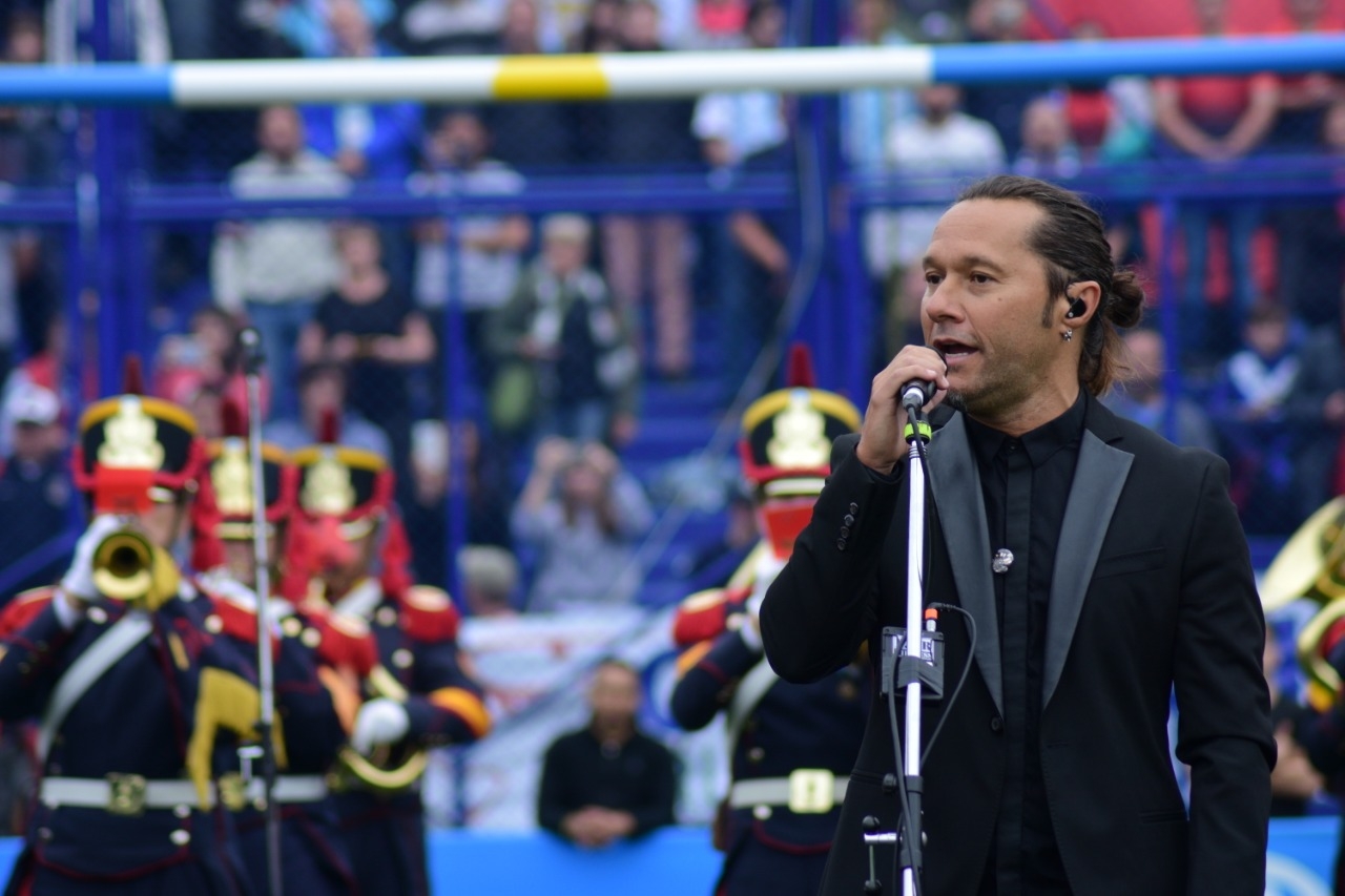 Diego Torres emocionó con su versión del Himno Nacional en la previa del partido de Los Pumas!