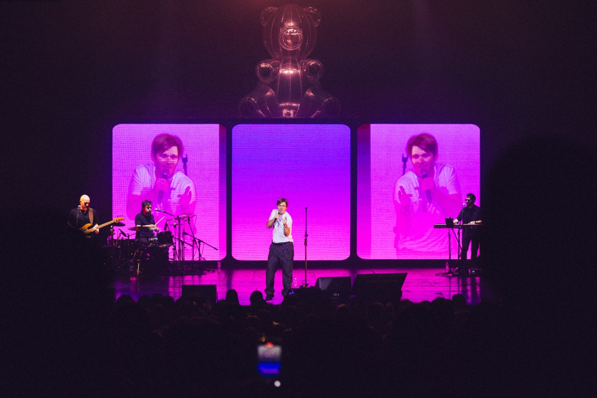 Benjamín Amadeo cerró la Gira Salvadora en Buenos Aires con dos noches emocionantes en el Gran Rex