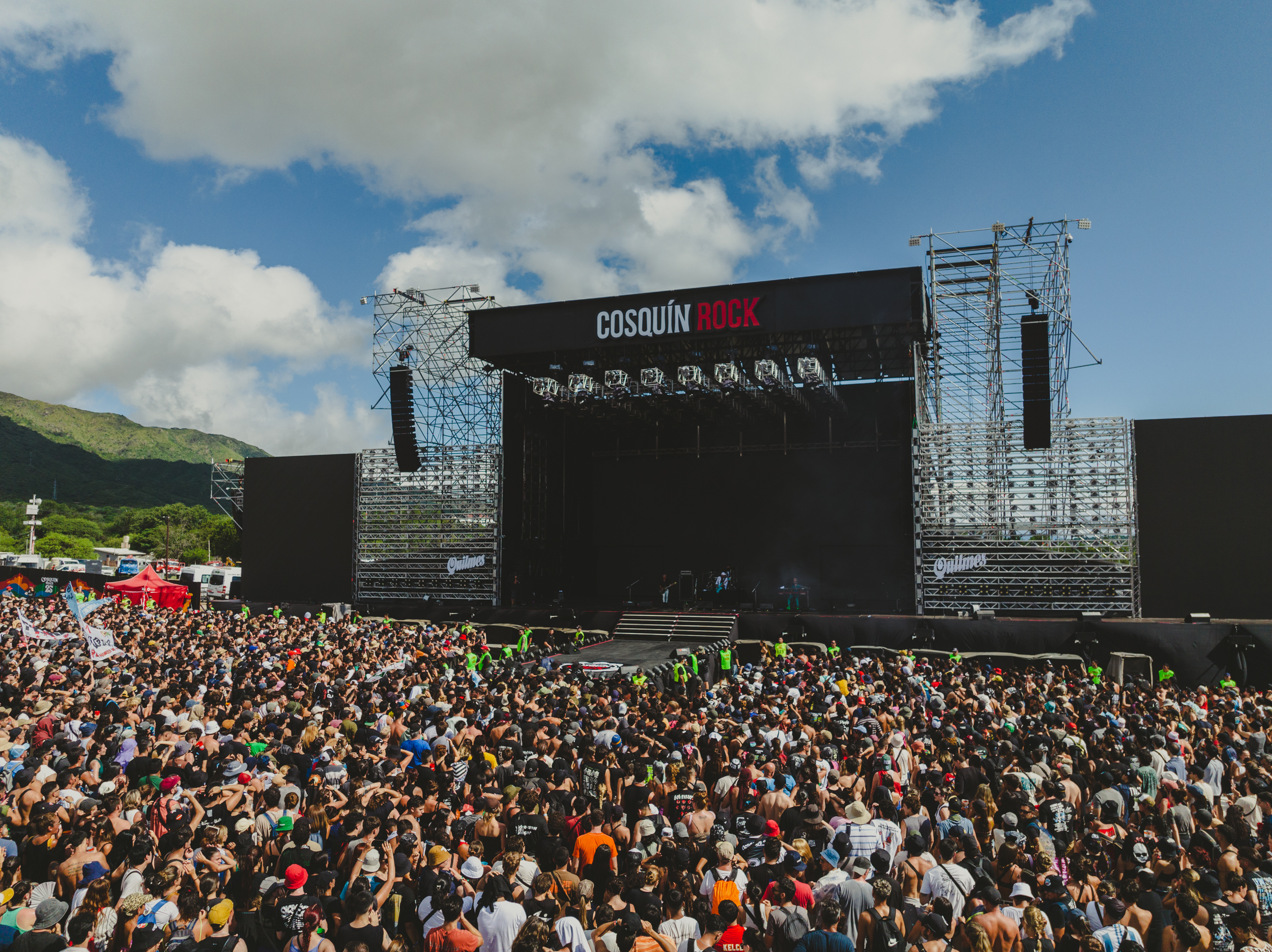 Cosquín Rock 2025: ¡Más de 55.000 personas celebraron el primer día de esta icónica edición!