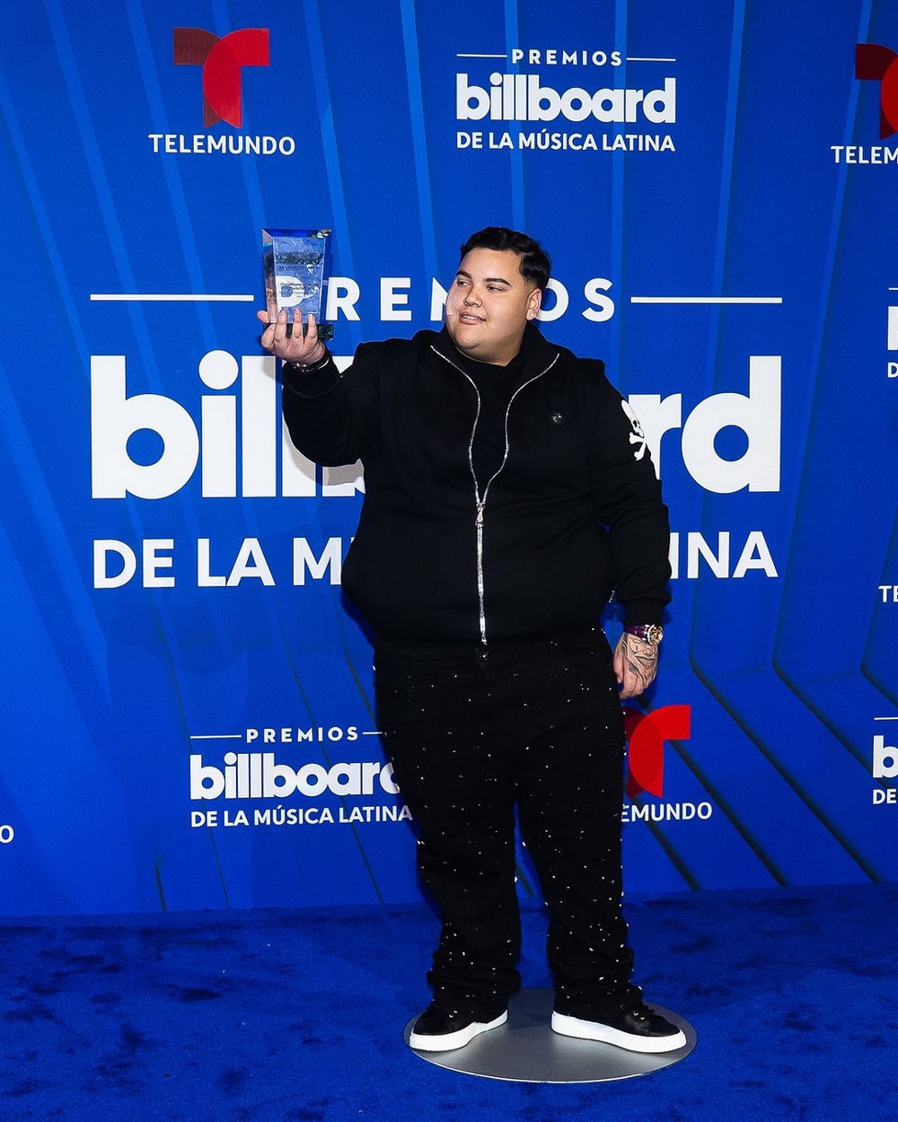 Floyymenor se convierte en el primer artista chileno en ganar un premio Latin Billboard