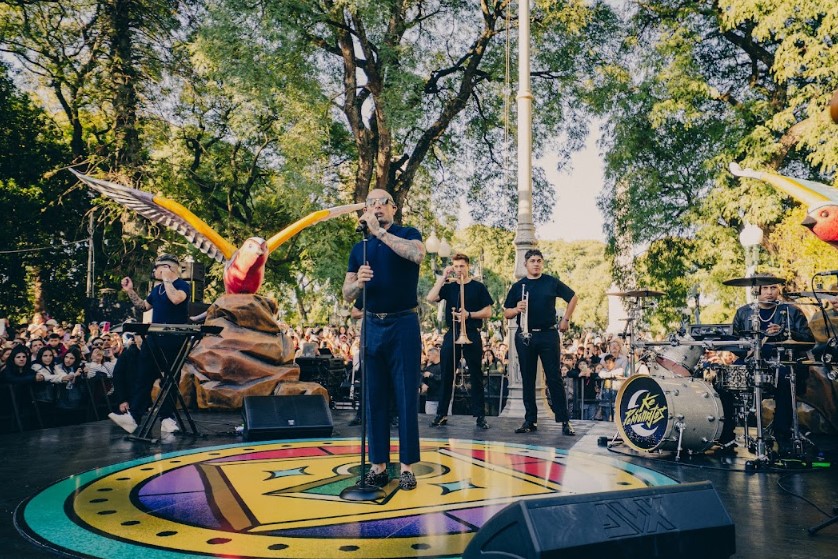 3 show multitudinario