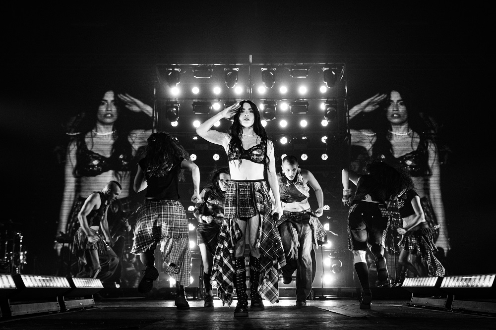 Lali: sigue reuniendo a miles de fans en un tour implacable
