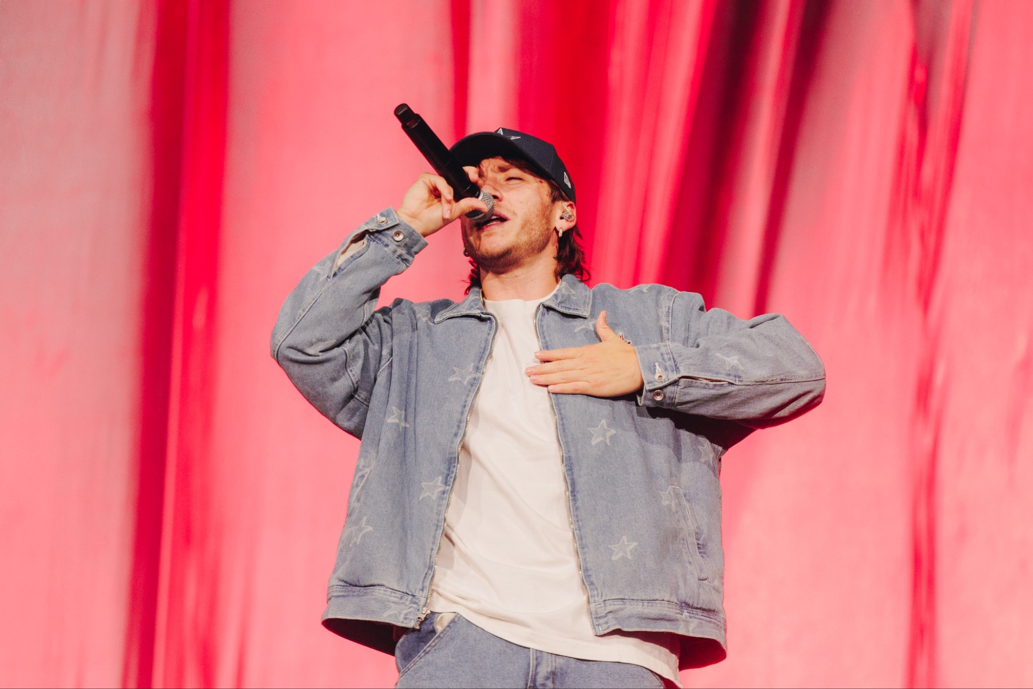 Paulo Londra presente en “Sentimiento Mágico”, el remix del año de Benja Valencia junto a Sinaka, Zion y Flouses