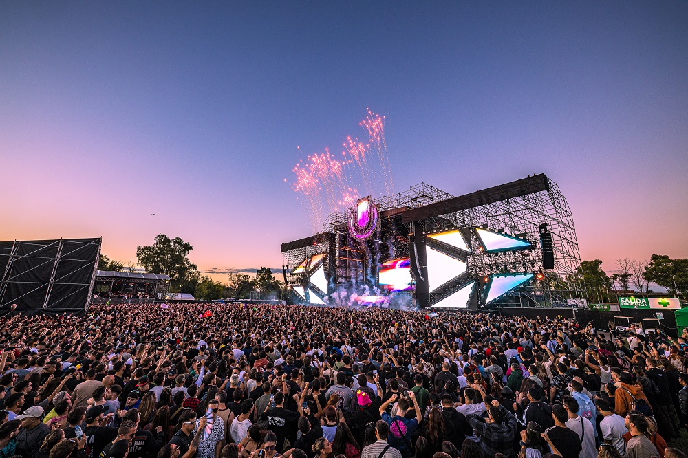 ULTRABA2025 0418 172912 1376 ALIVE