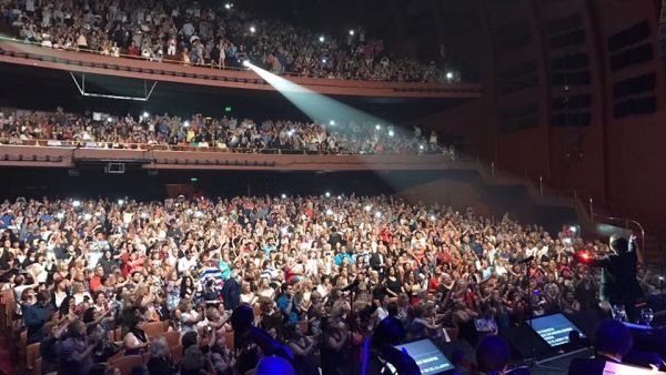 Raphael ovacionado en Argentina con su 'Sinphónico", ante un Teatro Gran Rex agotado!
