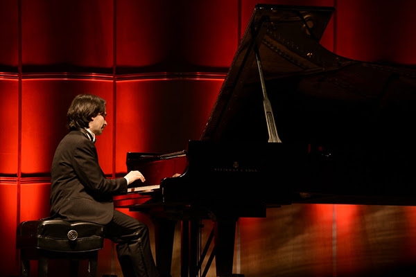 Horacio Lavandera deslumbró con su nuevo concierto "Gershwin + Piazzolla" en el Teatro Coliseo