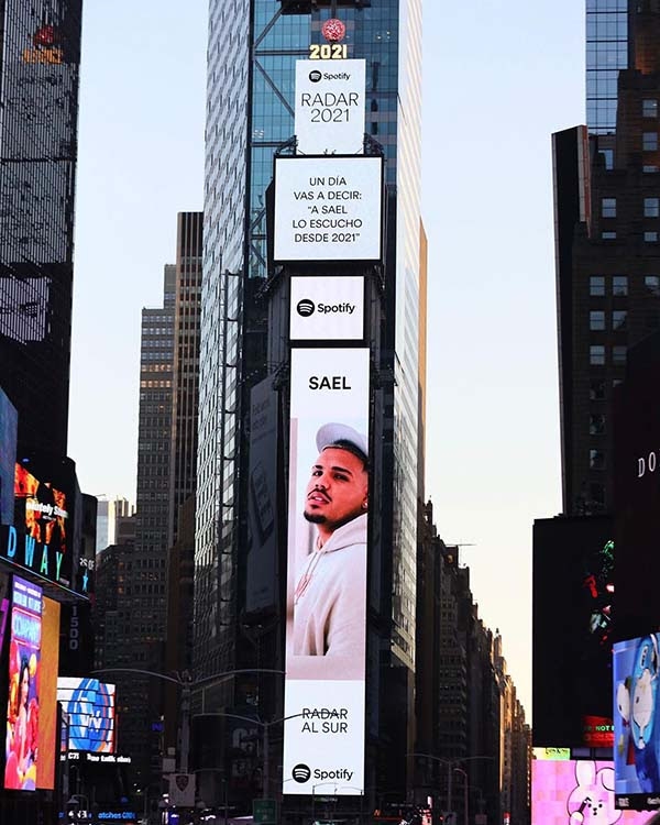 Sael, en Times Square: Forma parte de la campaña Radar 2021 de Spotify y lanza "Esos Días"